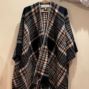 Farmers Market Iceland Poncho